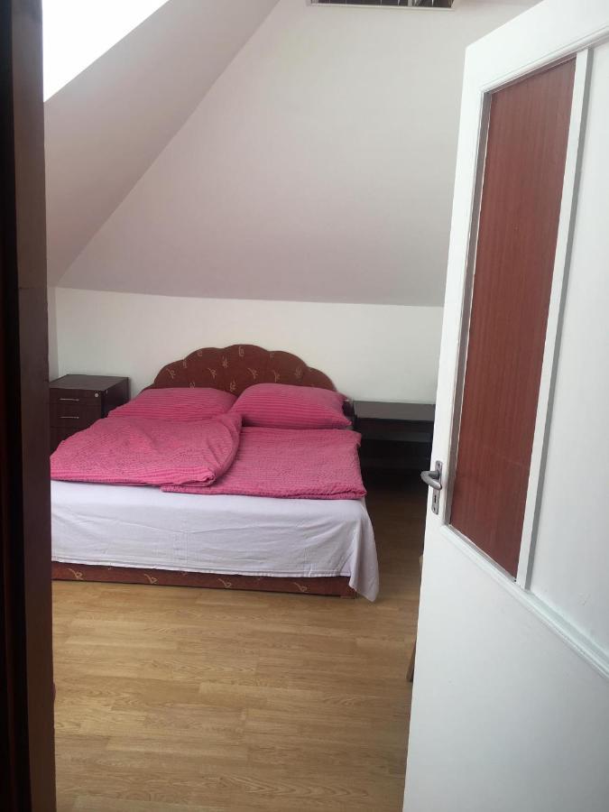 Goencoelhaz Hostel Vác Εξωτερικό φωτογραφία