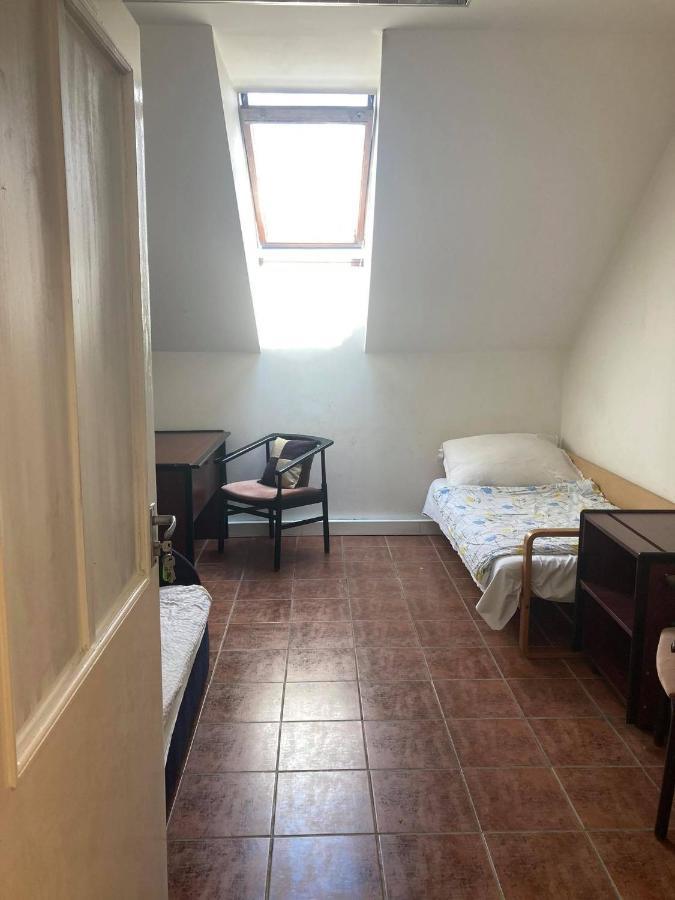 Goencoelhaz Hostel Vác Εξωτερικό φωτογραφία